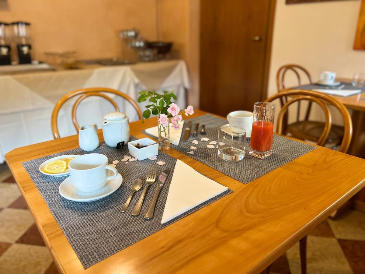 Hotel Marina Torri Del Benaco Zewnętrze zdjęcie