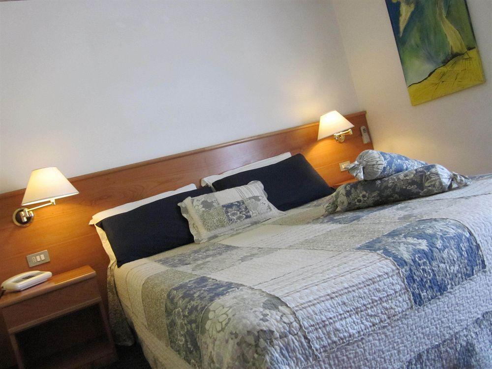 Hotel Marina Torri Del Benaco Zewnętrze zdjęcie