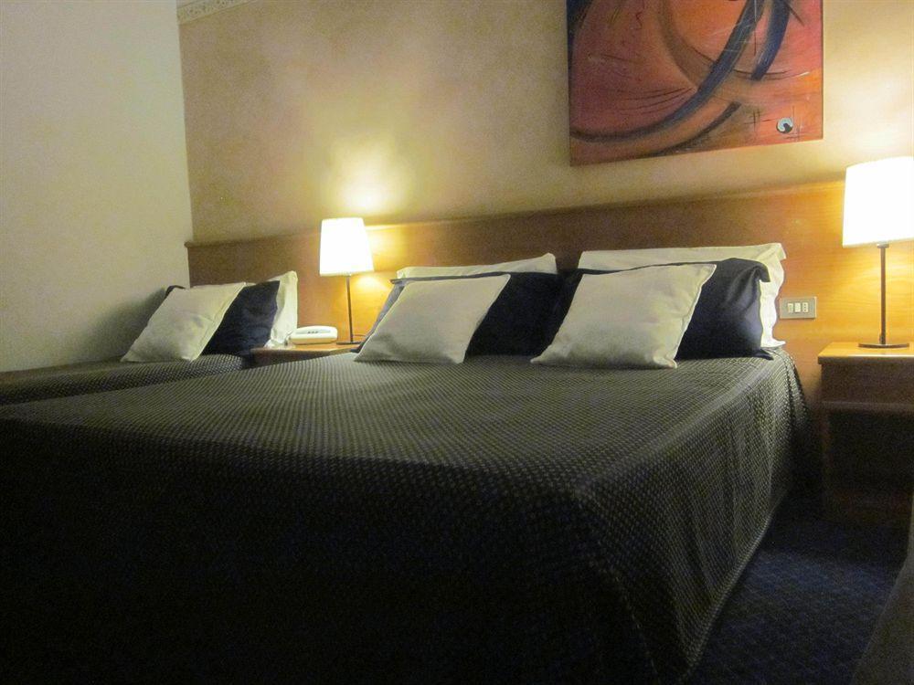 Hotel Marina Torri Del Benaco Zewnętrze zdjęcie